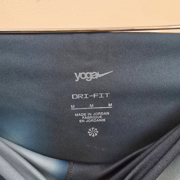 Nike Yoga Dry Fit Women's Blue Patterned Leggings Sz M - Picture 7 of 9
